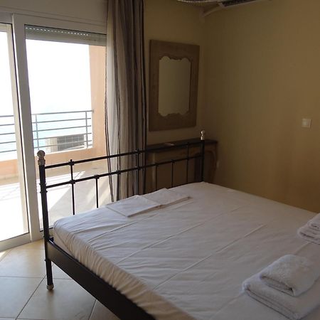 Aperanto House Paralia Loutsas Стая снимка