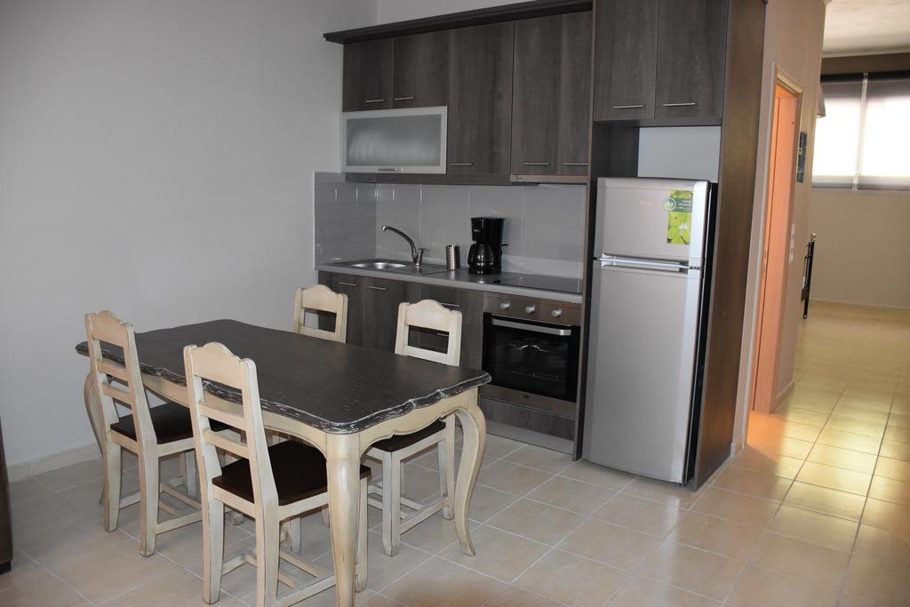 Aperanto House Paralia Loutsas Екстериор снимка