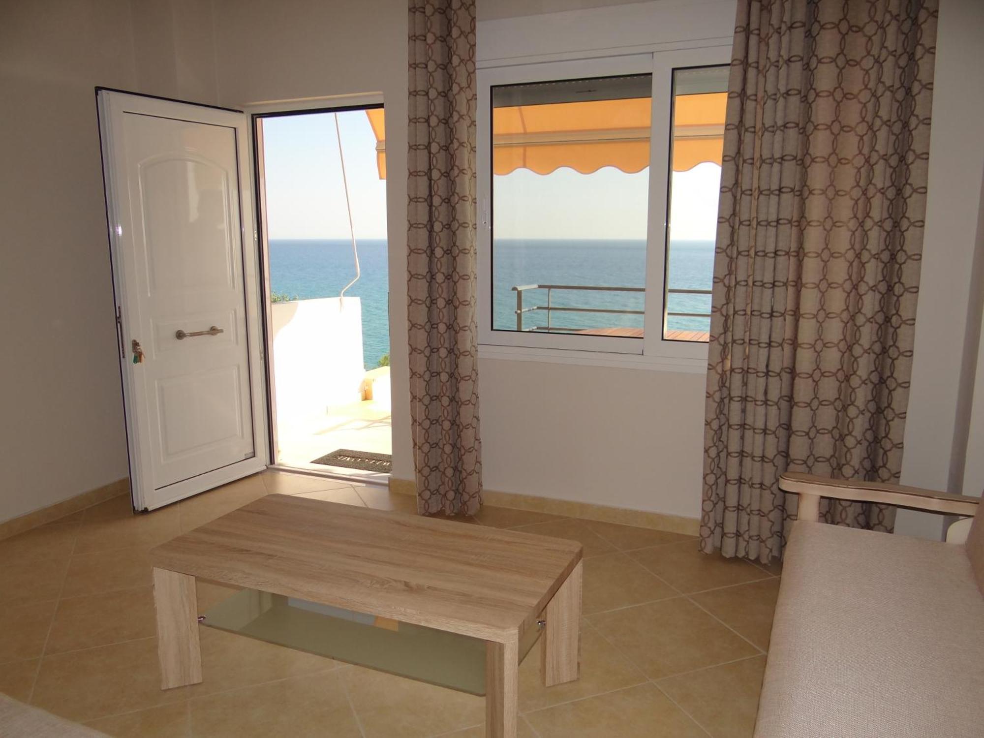 Aperanto House Paralia Loutsas Стая снимка