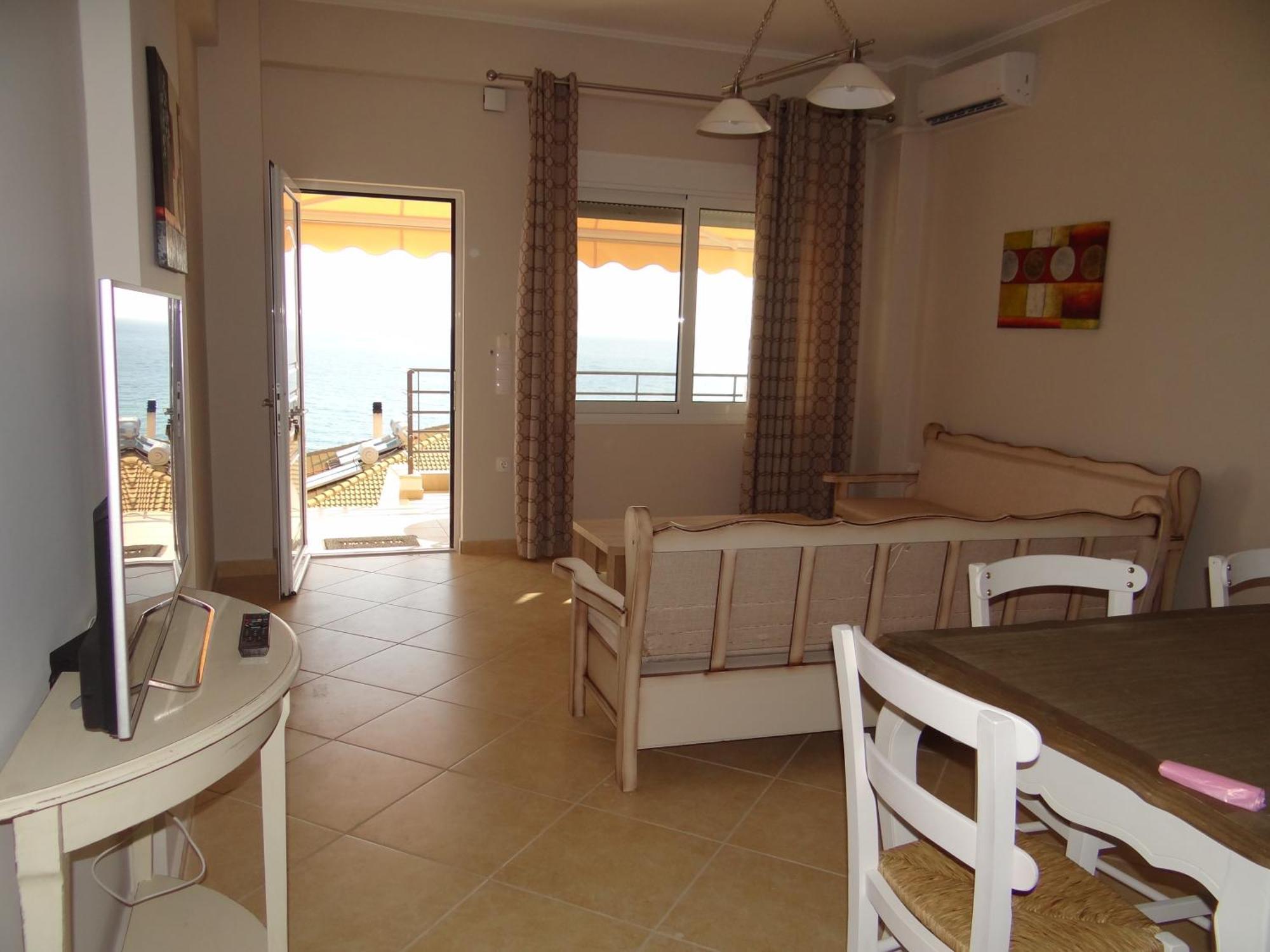 Aperanto House Paralia Loutsas Стая снимка