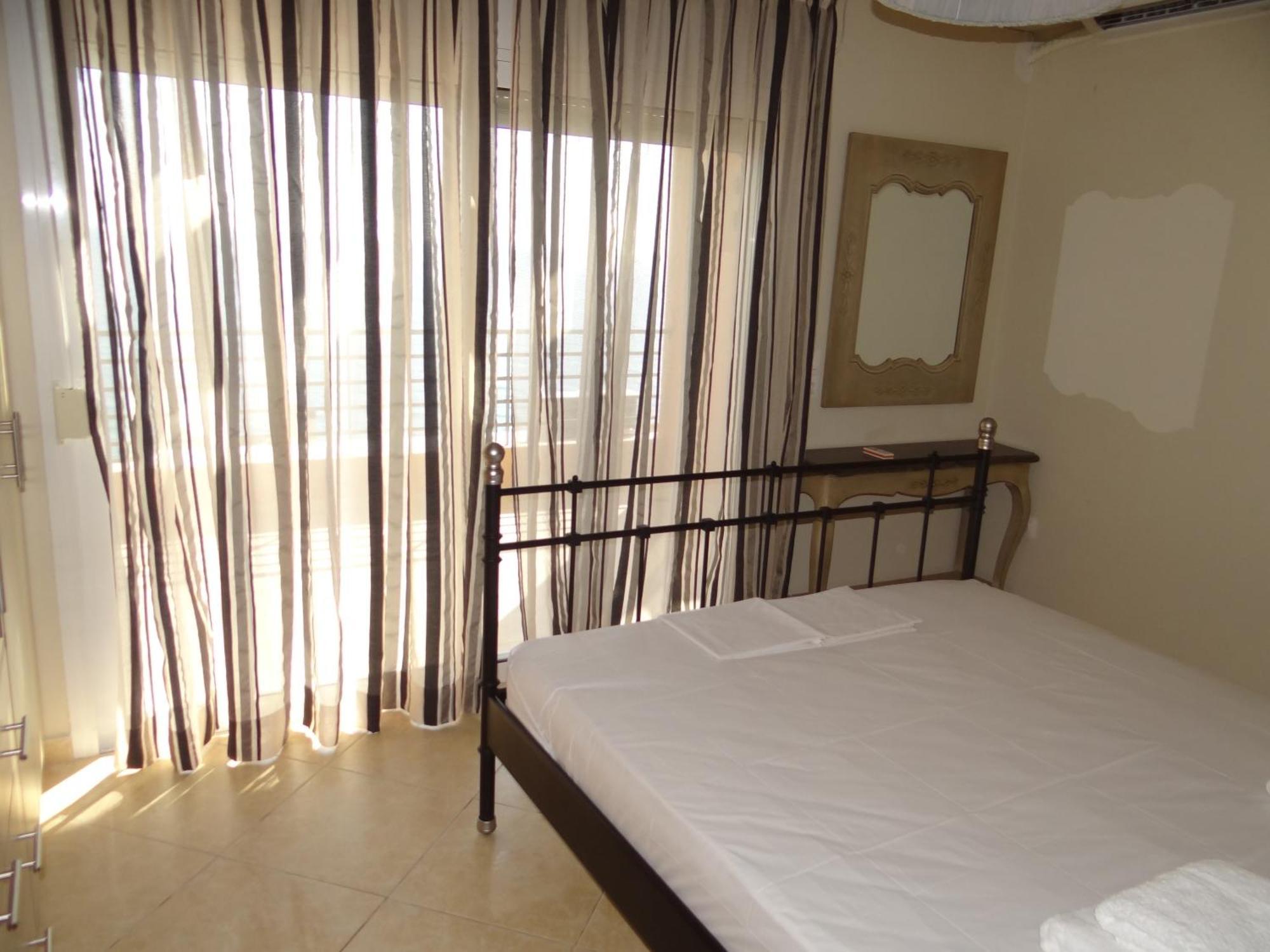 Aperanto House Paralia Loutsas Стая снимка