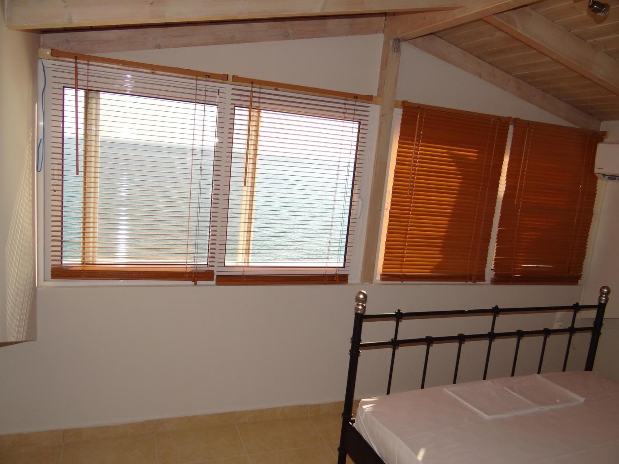Aperanto House Paralia Loutsas Стая снимка
