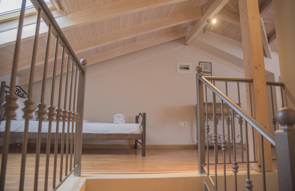 Aperanto House Paralia Loutsas Екстериор снимка