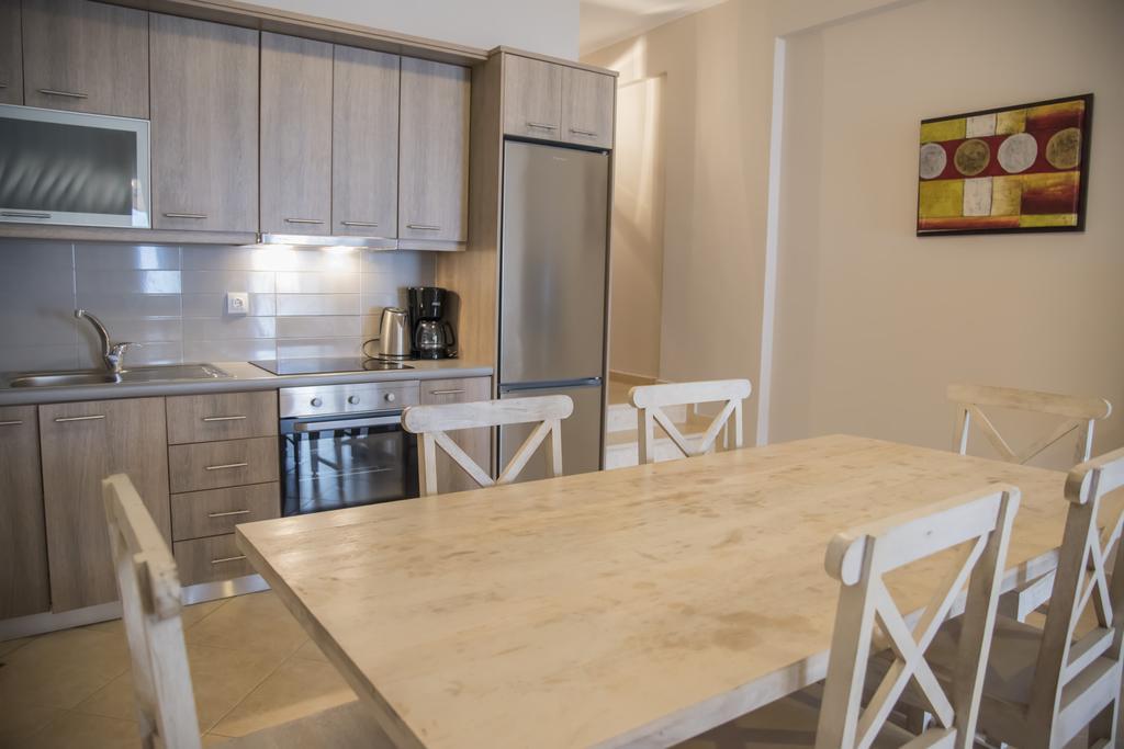 Aperanto House Paralia Loutsas Екстериор снимка