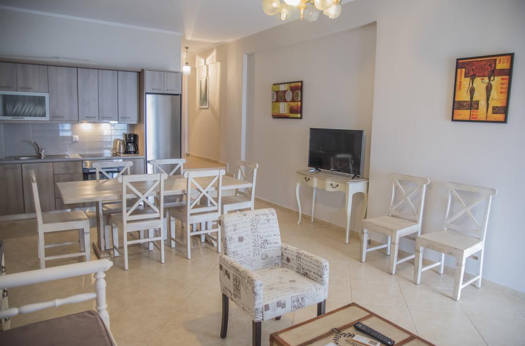 Aperanto House Paralia Loutsas Екстериор снимка