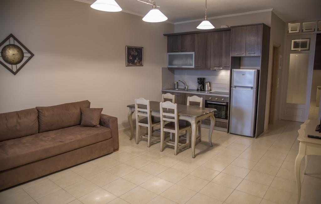 Aperanto House Paralia Loutsas Екстериор снимка